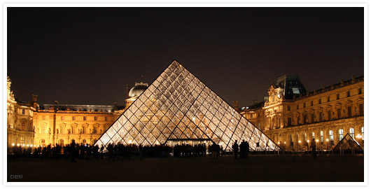 Pyramide du Louvre